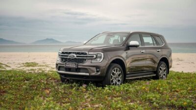 ford-everest-2022-oto