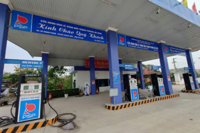 Hình ảnh trạm xăng dầu cung cấp ECODEF AdBlue cho xe tải và xe diesel, hỗ trợ giảm khí thải, đáp ứng tiêu chuẩn Euro 4, Euro 5, Euro 6 và giúp phương tiện dễ dàng vượt đăng kiểm.