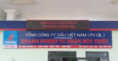 Hình ảnh trạm xăng dầu cung cấp ECODEF AdBlue cho xe tải và xe diesel, hỗ trợ giảm khí thải, đáp ứng tiêu chuẩn Euro 4, Euro 5, Euro 6 và giúp phương tiện dễ dàng vượt đăng kiểm.